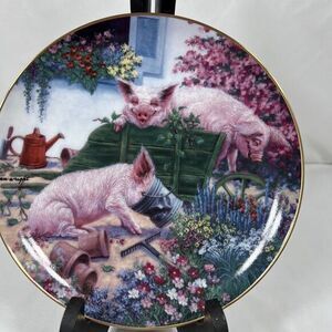Danbury Mint, Pigs in Bloom, Joan Wright,‎ "Squealbattow", Farm, Garden, Cottage
